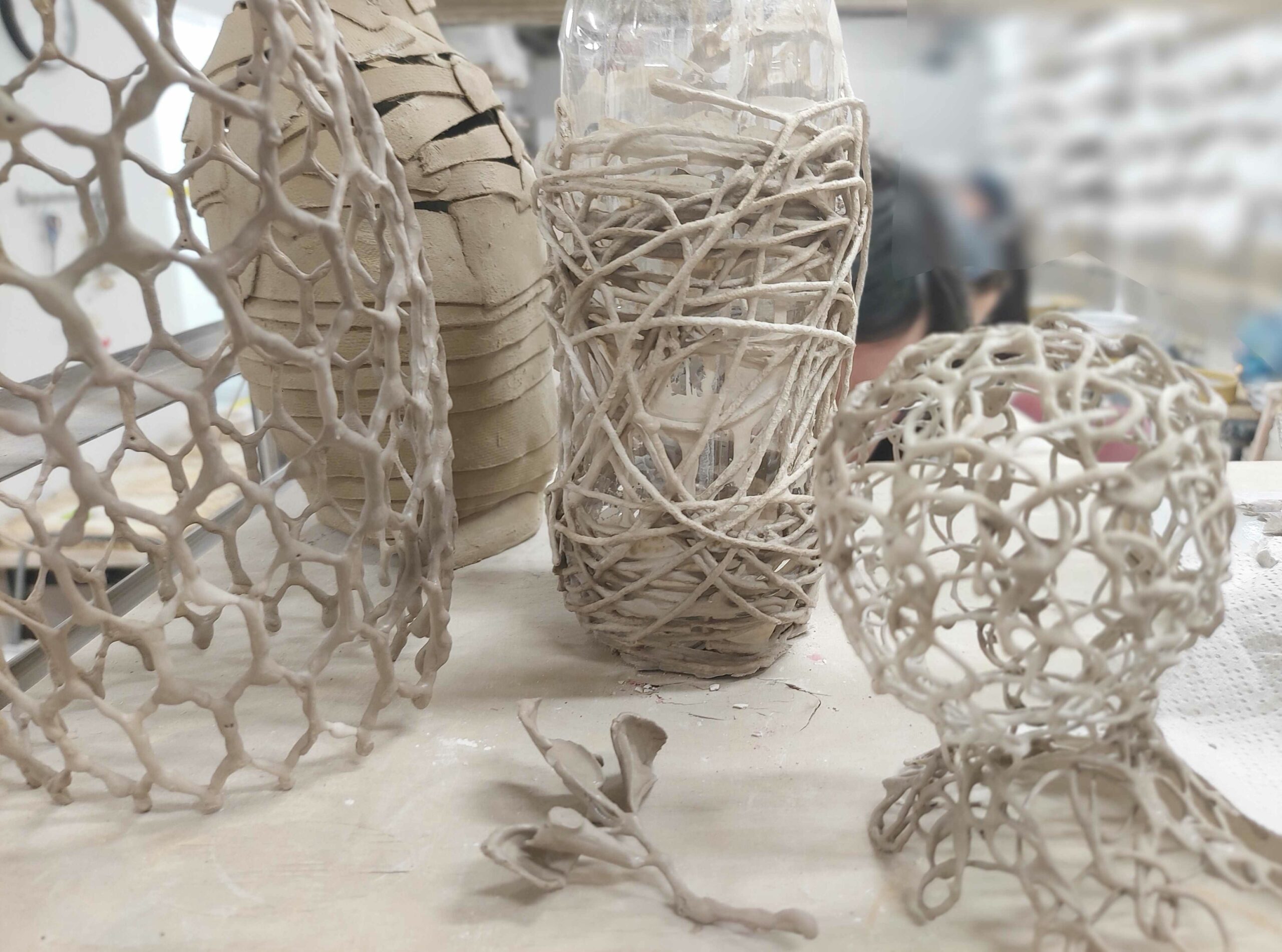 Materials / Introduction to Paper Clay / Amnon Amos